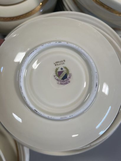 LIMOGES - LANTERNIER 
An Art Deco tableware...