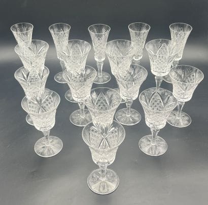 SAINT LOUIS CRYSTAL
VOLOGNE-style cut crystal...