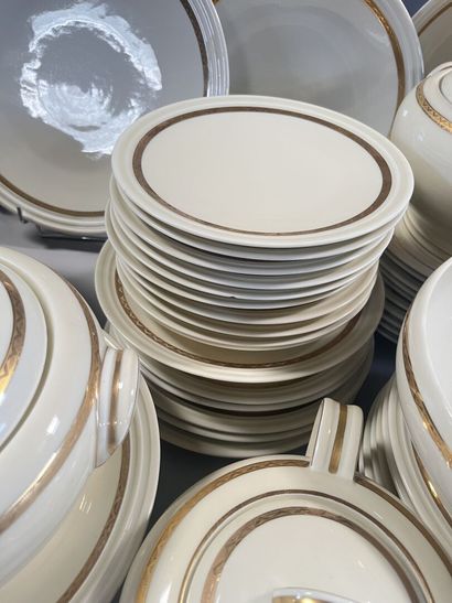 LIMOGES - LANTERNIER 
An Art Deco tableware...