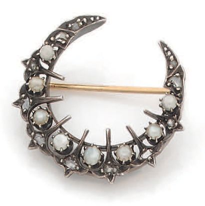 Brooch with a crescent moon motif in vermeil,...