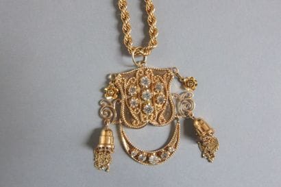 Necklace with twisted braided mesh retaining...