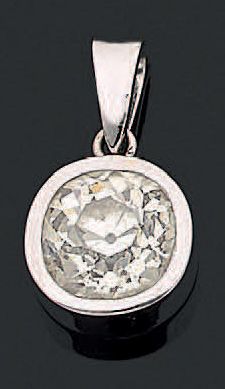 Pendant decorated with an old-cut cushion...