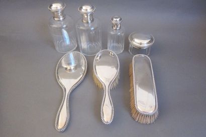 Maison LAPARRA, garniture de toilette à monture...