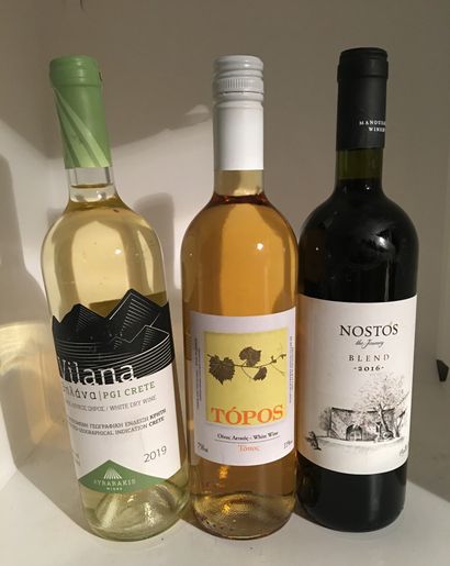 10 bouteilles de vins de GRECE, 8 vins blancs...