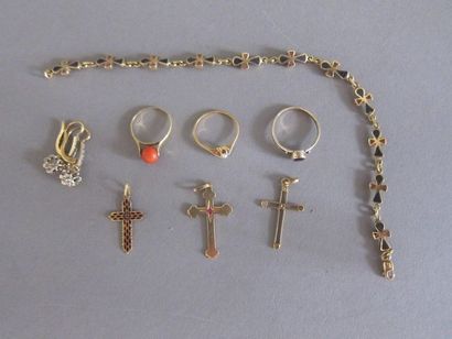 Lot or comprenant bracelet, bagues, boucles...