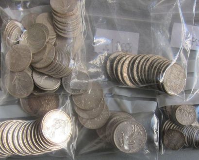 Lot de pièces argent : 5f, 2f, 1f, 50 centimes.

Poids...