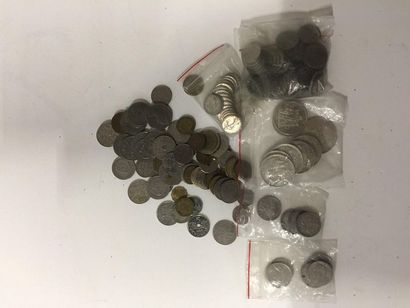 Lot de pièces démonnétisées certaines en...