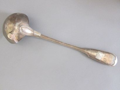 Louche en argent modèle filet, chiffrée

Poids...