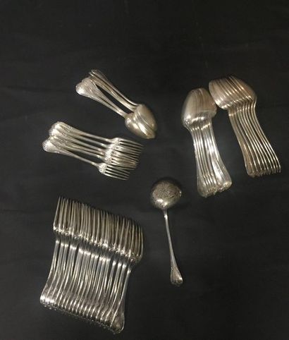 Partie de ménagère en argent chiffré GGV...