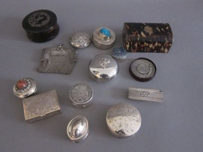 Lot de boîtes en argent