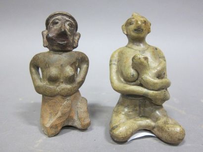 Mère allaitant, statuette en céramique émaillée

Statuette...