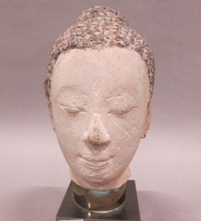 Tête de Bouddha en pierre

Thaïlande

29...