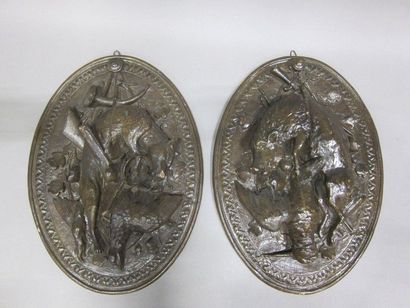 Deux grands médaillons ovales 