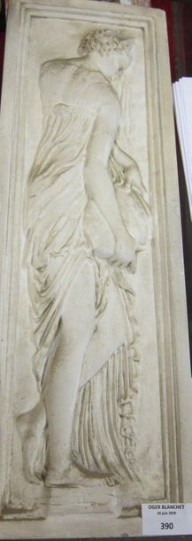 Dans le goût de Clodion (1738-1814)

Vestale

Bas...