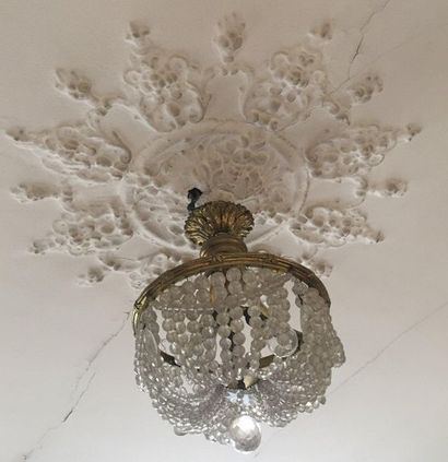 Plafonnier en bronze doré à guirlandes de...