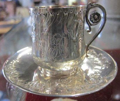 Tasse et sous tasse en argent (Minerve)
On...