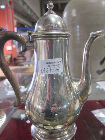 Tasse et sous tasse en argent (Minerve)
On...