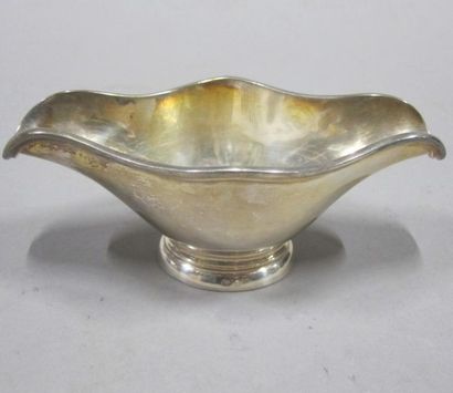 Saucière navette en argent anglais.

6,5...