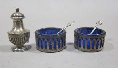 Paire de salières à monture en argent ajoué,...