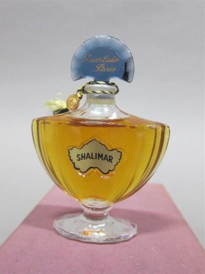 Guerlain, « Shalimar »

Flacon 30 ml scellé,...