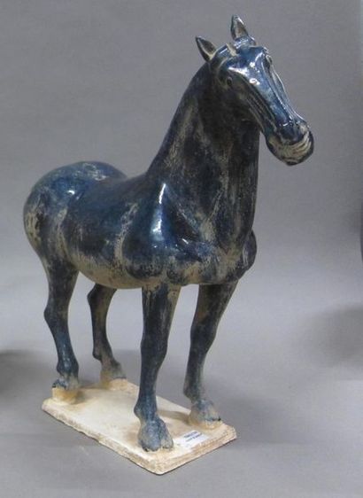 -Cheval, terre cuite vernissée bleue (h43...