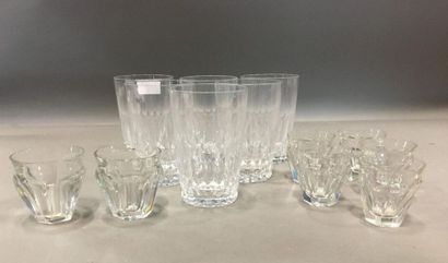 BACCARAT : 

- Six verres à eau en cristal...