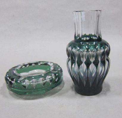 VAL SAINT LAMBERT

Vase (H : 20,5 cm,fêle)...