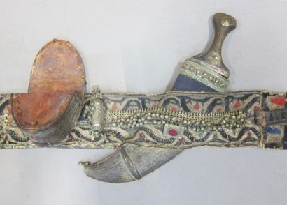 Ceinture en tissu rebrodé à appliques de...