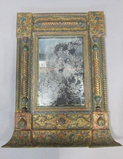 -Miroir en bois polychrome à décor de colonnes....