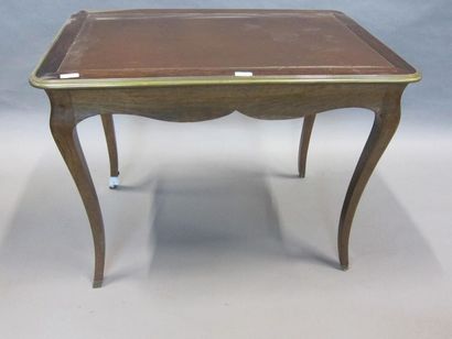 Table à écrire en placage de palissandre...