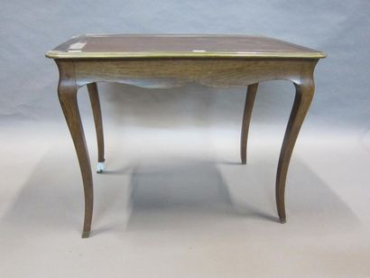 Table à écrire en placage de palissandre...