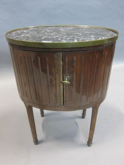 Table de chevet tambour ovale en acajou,...