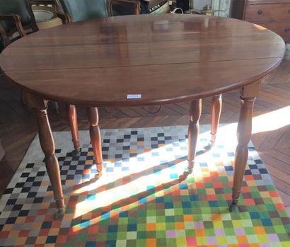 Petite table à volets en acajou, à six pieds...