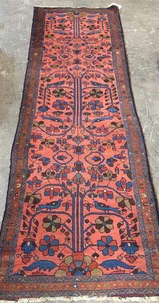 Tapis galerie en laine à motifs de fleurs...