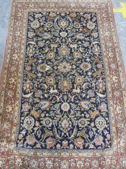 Tapis

213 x 135