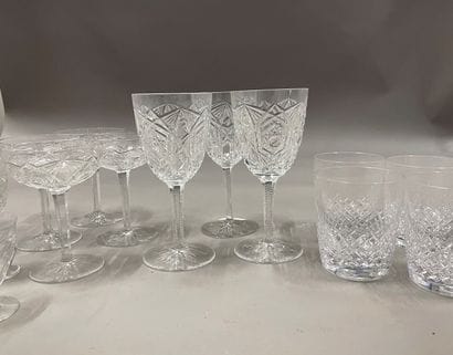 
Lot de verres :




5 à à whisky en cristal...