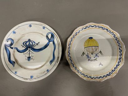 Assiette en faïence populaire à décor de...