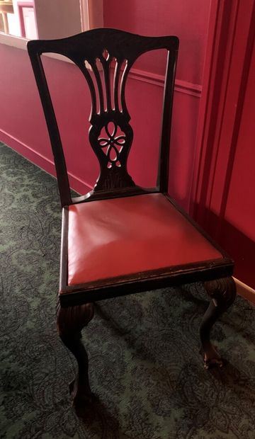 Suite de deux fauteuils et huit chaises en...