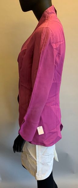 Thierry MUGLER

Lot comprenant une veste...