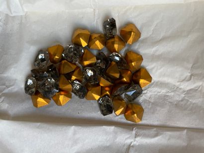 Stock de cristaux SWAROVSKI, plus de 120...