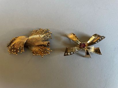 FOREIGN, Anonyme 

Lot composé de deux broches...