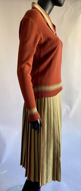 Nina RICCI Weekend 

Ensemble en lainage...