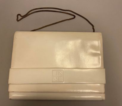 Jean PATOU

Sac en cuir blanc à fermeture...