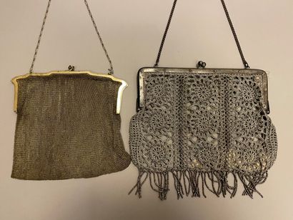 ANONYME, BERGDORF et GOODMAN 

Lot de deux...
