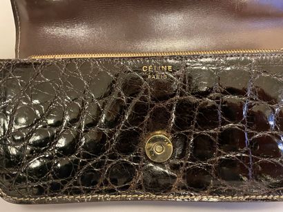 CELINE

Sac en cuir marron façon reptile,...