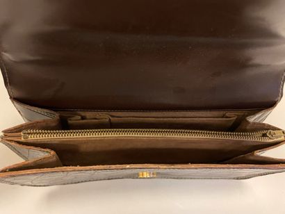 CELINE

Sac en cuir marron façon reptile,...