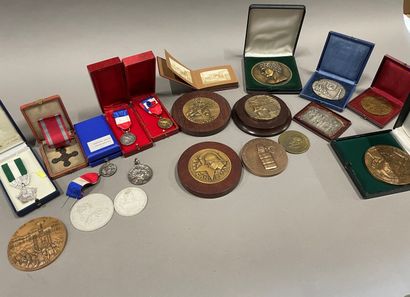 Medals and metal plaques holder