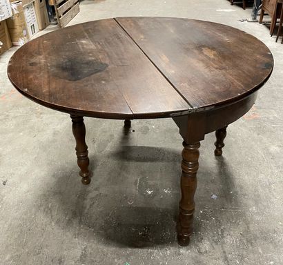 Dining room table with shutters, the legs...