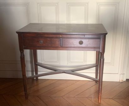 Mahogany writing table with one shelf and...