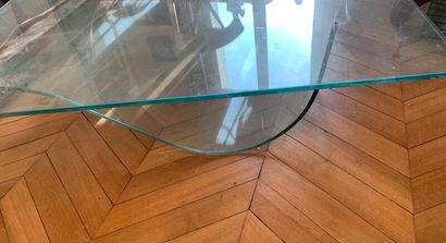 Glass coffee table.

Contemporary work.

Accident....